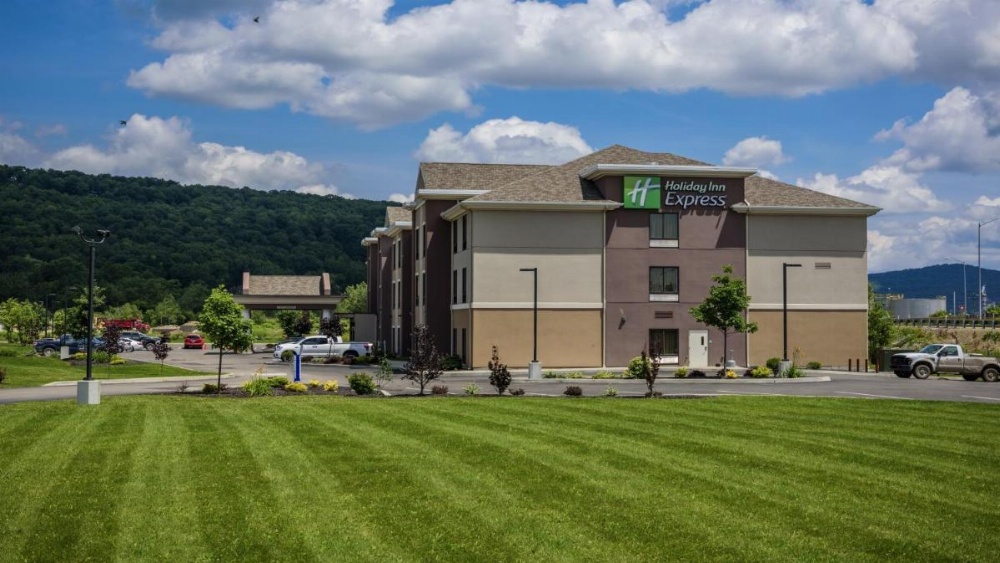 Holiday Inn Express and Suites - Bradford Image 23
