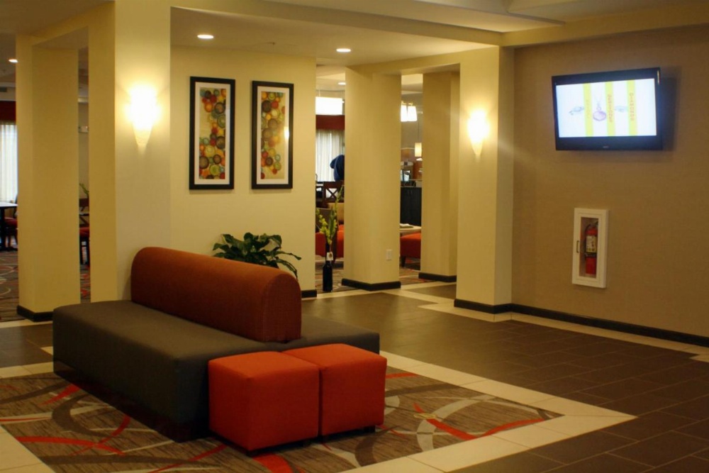 Holiday Inn Express and Suites - Bradford Image 26